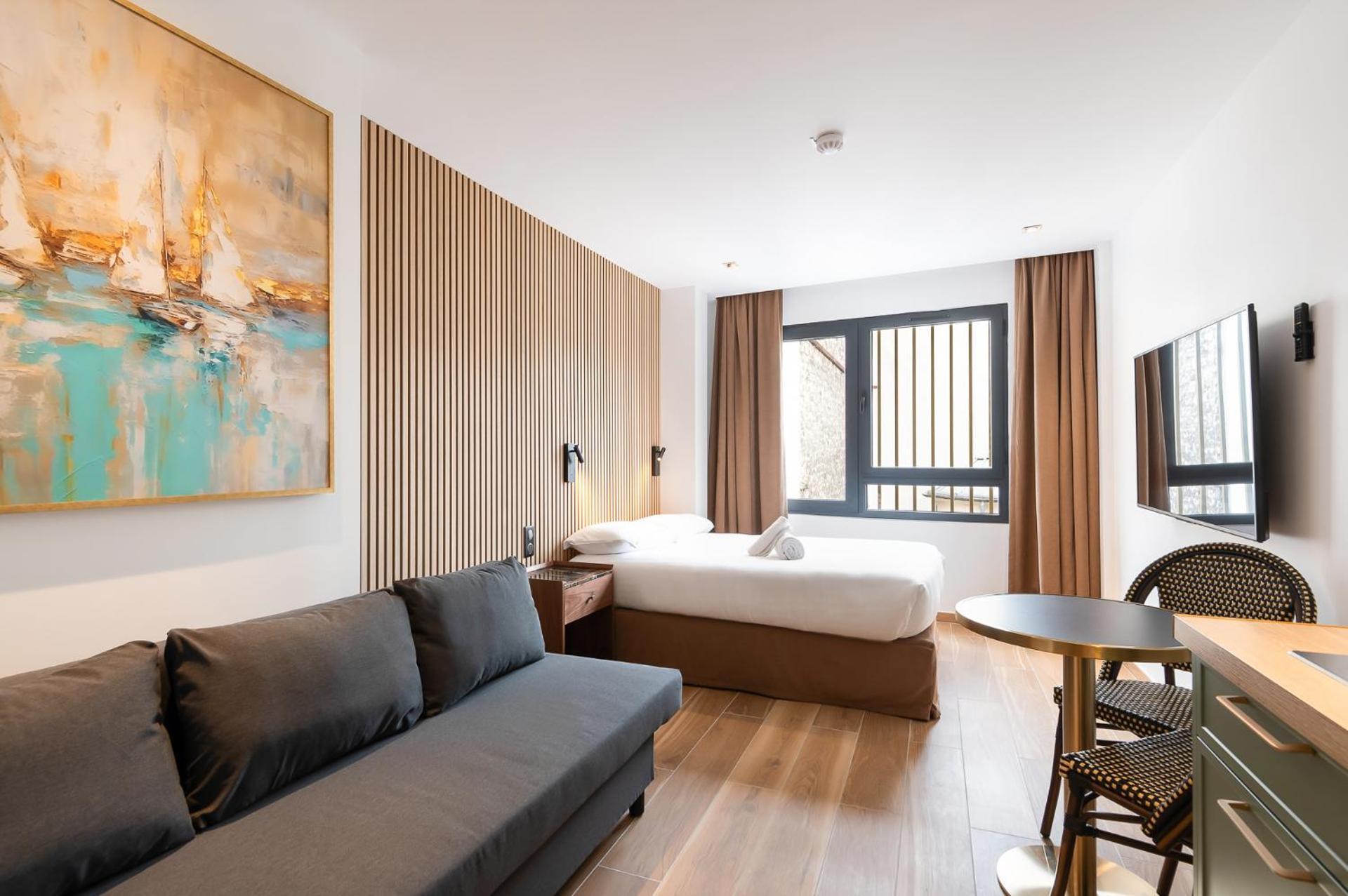 Les Suites Hcr Париж Экстерьер фото
