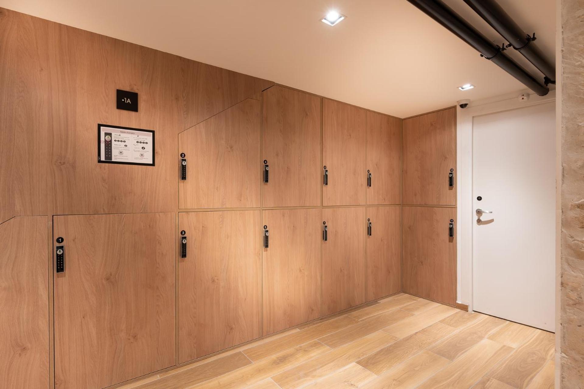 Les Suites Hcr Париж Экстерьер фото