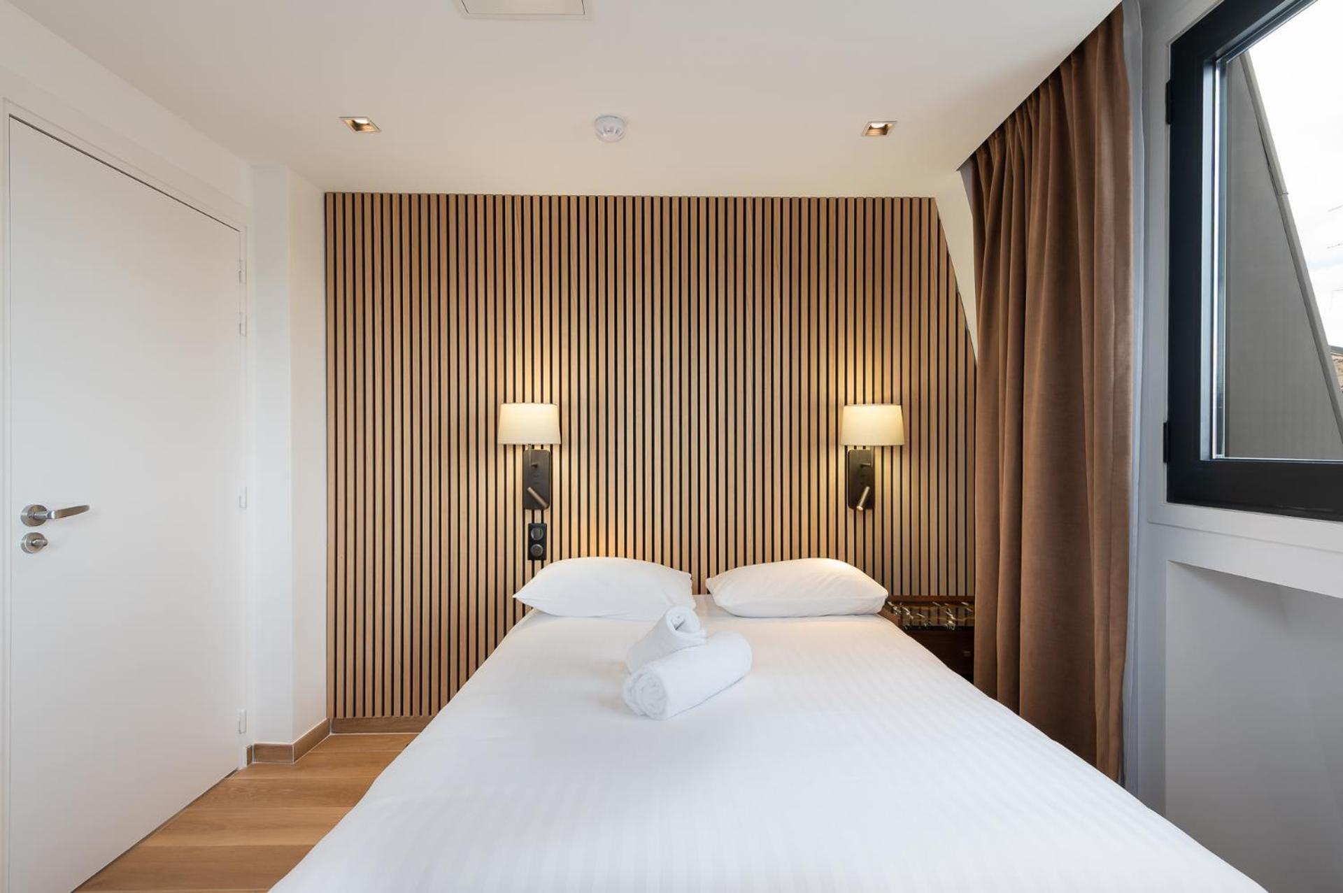 Les Suites Hcr Париж Экстерьер фото