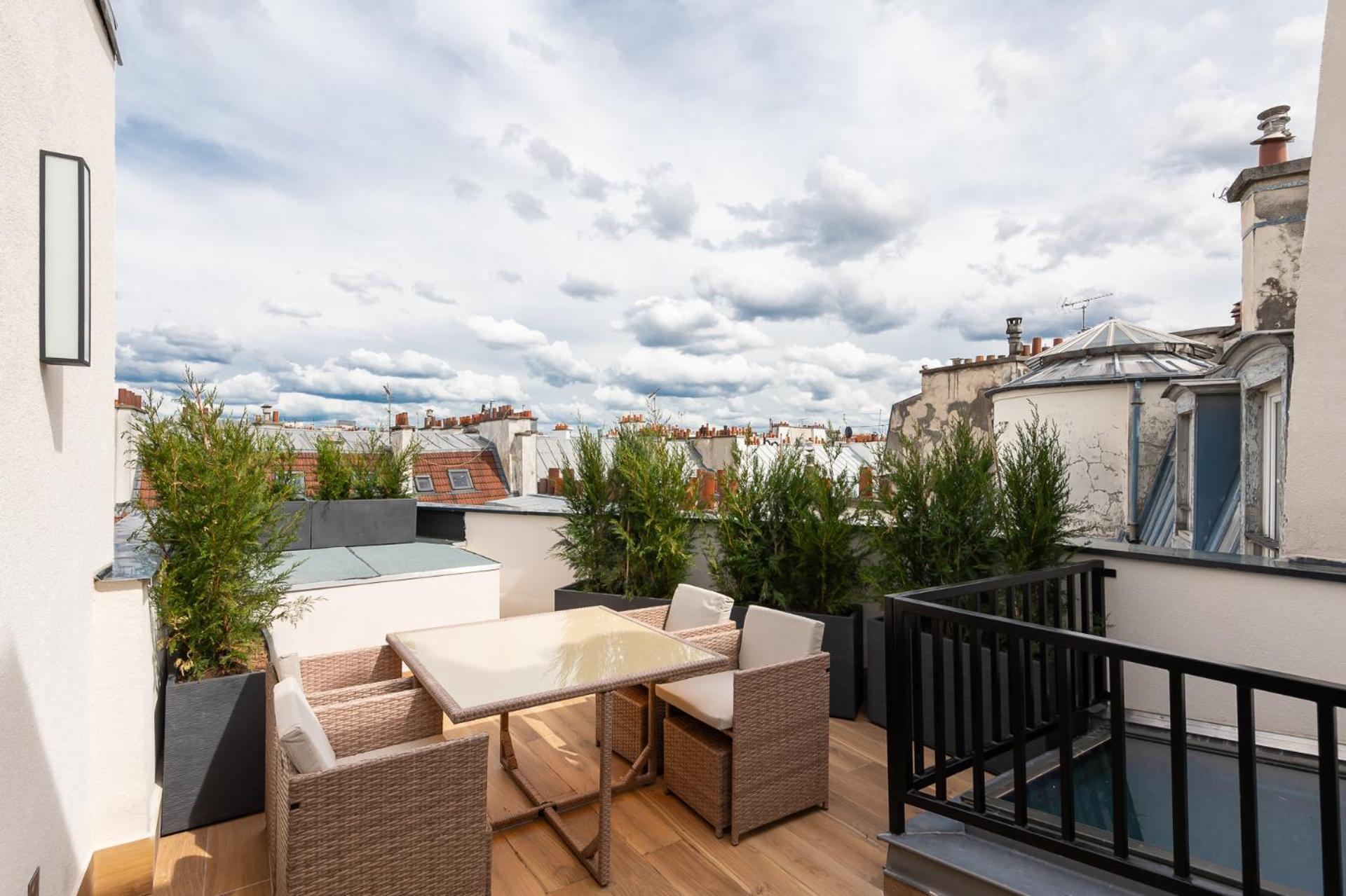 Les Suites Hcr Париж Экстерьер фото