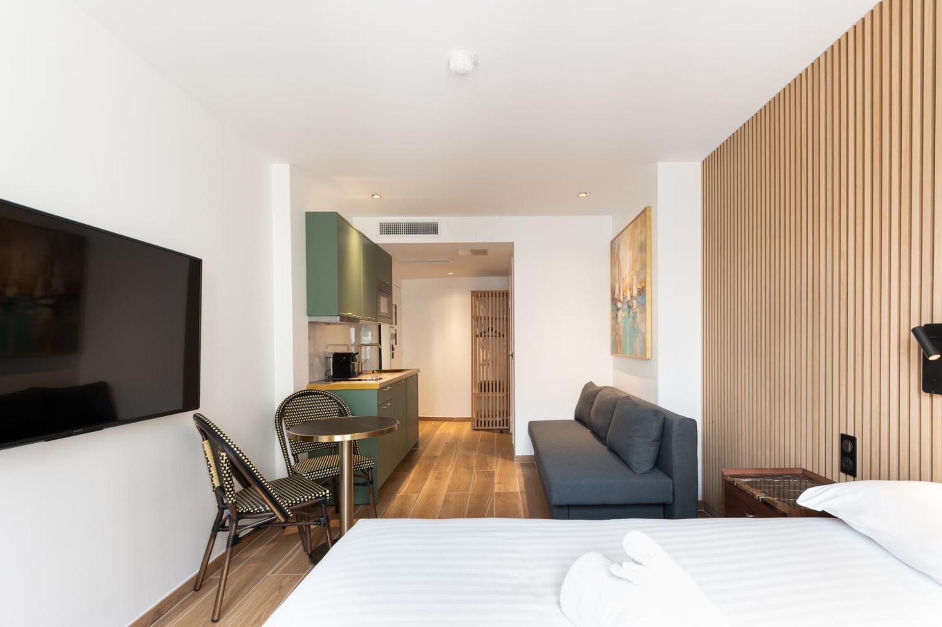 Les Suites Hcr Париж Экстерьер фото