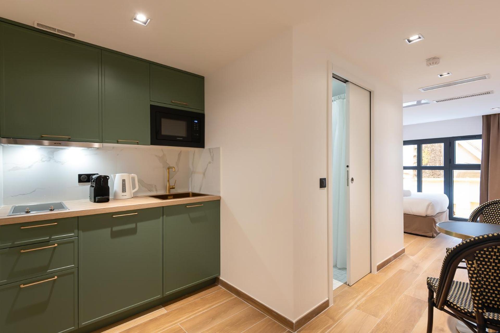 Les Suites Hcr Париж Экстерьер фото