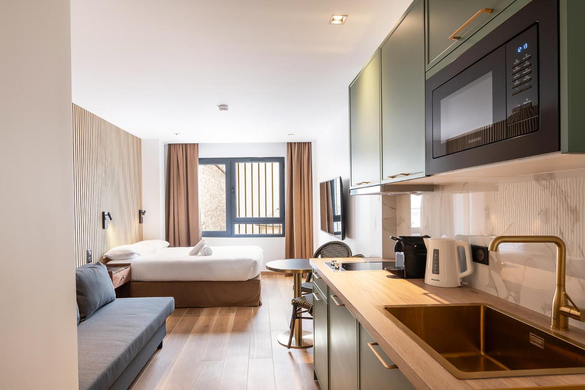Les Suites Hcr Париж Экстерьер фото