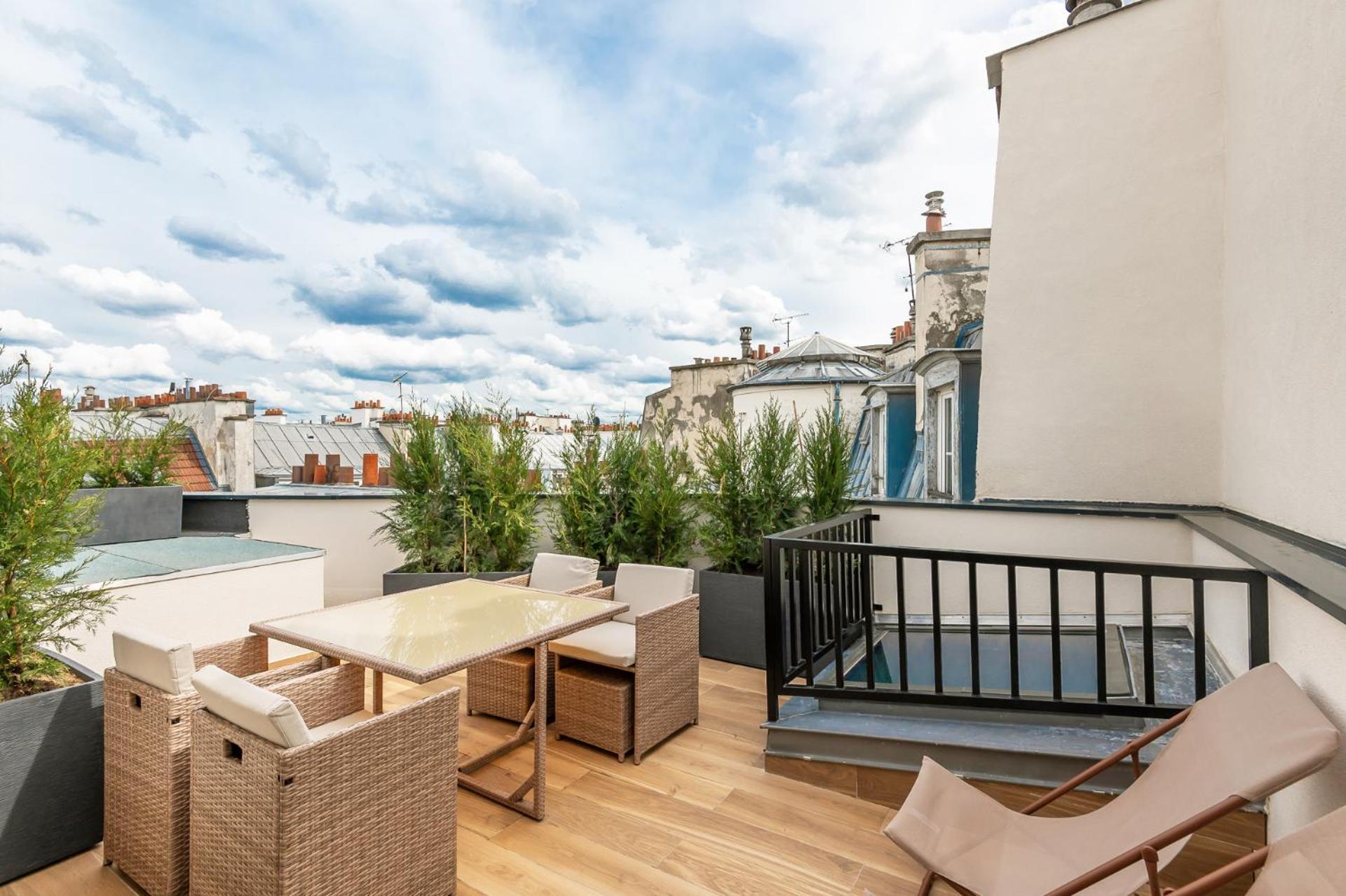 Les Suites Hcr Париж Экстерьер фото